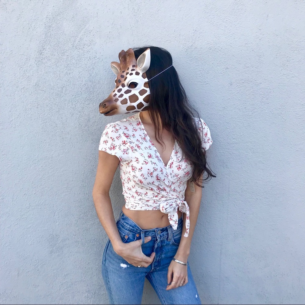 Flynn Skye Ditsy print wrap top!